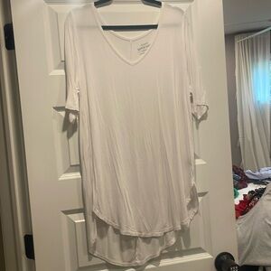 White 3/4 length sleeve torrid super soft shirt